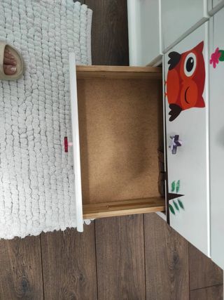 Cómoda infantil blanca de madera