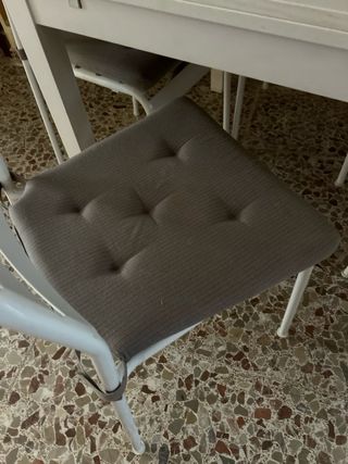 Mesa blanca Ikea + 4 sillas