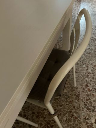 Mesa blanca Ikea + 4 sillas