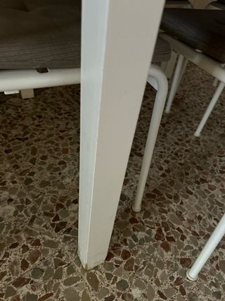 Mesa blanca Ikea + 4 sillas