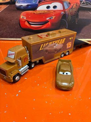 Camión y coche metal de la película Cars Lightvear