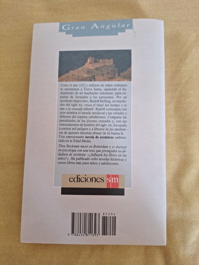 Cruzada en "jeans" (Gran Angular) (Spanish Edit...