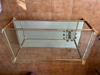 Mesa centro cristal dorada