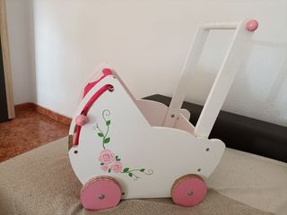 Carrito muñecas Miyo madera blanco con capota roja