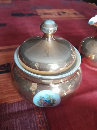 Juego café porcelana dorada