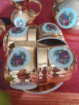 Juego café porcelana dorada