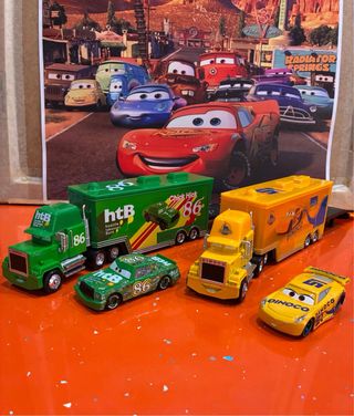 Camiones y coches de metal de la película Cars