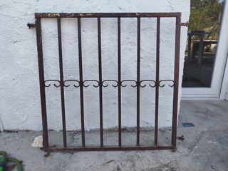 Dos verjas de hierro ventana antigua