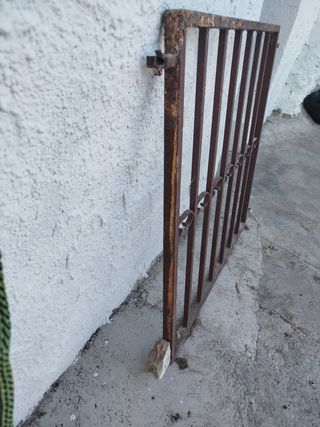 Dos verjas de hierro ventana antigua