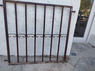 Dos verjas de hierro ventana antigua