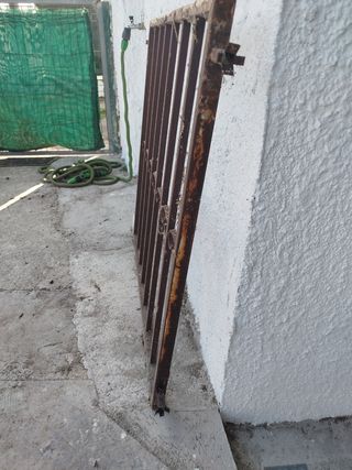 Dos verjas de hierro ventana antigua