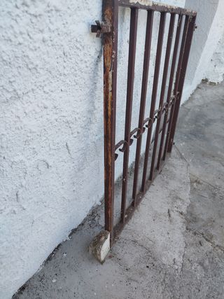 Dos verjas de hierro ventana antigua