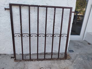 Dos verjas de hierro ventana antigua