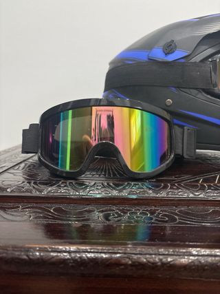 Cascos Motocross 1 rojo, 1 azul