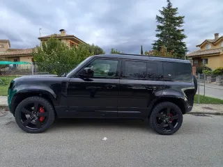Land Rover Defender 2022