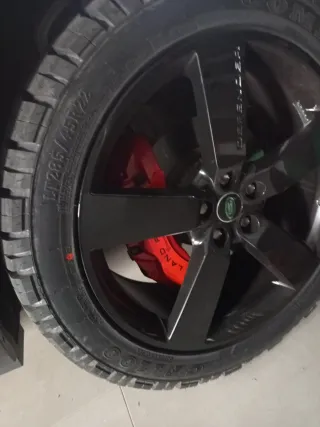 Land Rover Defender 2022