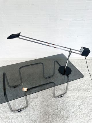 MESA CENTRO "ZIG-ZAG". ESTRUCTURA CROMADA. 70s