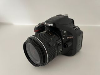 Cámara Nikon D5200 + Objetivos y accesorios