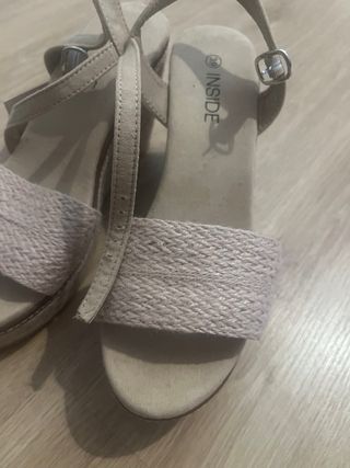 Sandalias cuña INSIDE beige 39