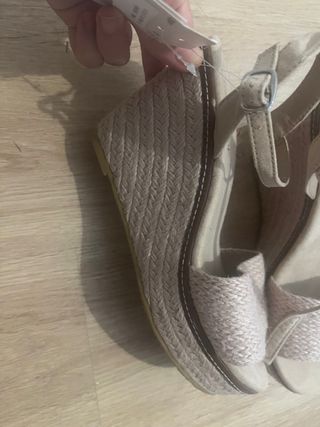 Sandalias cuña INSIDE beige 39