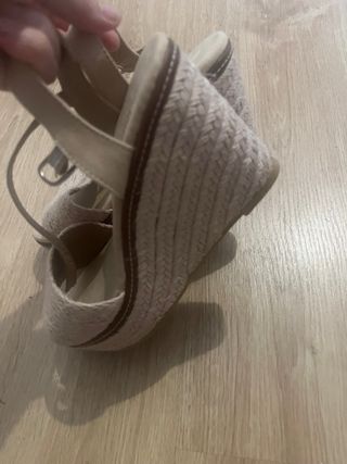 Sandalias cuña INSIDE beige 39