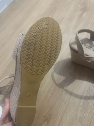 Sandalias cuña INSIDE beige 39