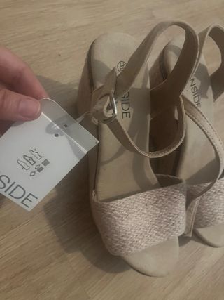 Sandalias cuña INSIDE beige 39