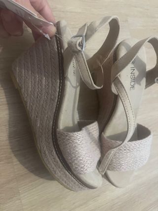 Sandalias cuña INSIDE beige 39