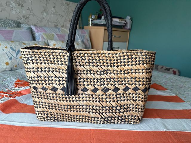 Bolso capacho beige y negro