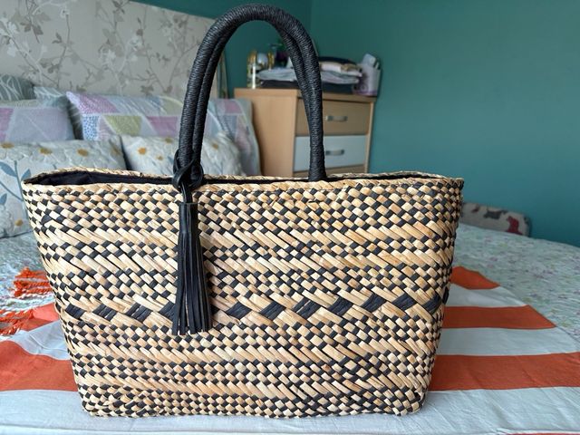 Bolso capacho beige y negro