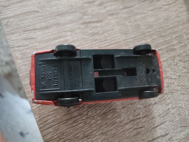 Peugeot 504 coupé v6