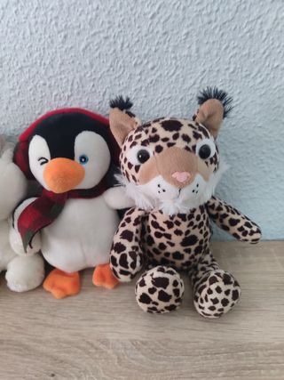 4 Peluches: Oso, Conejo, Pingüino, Gato
