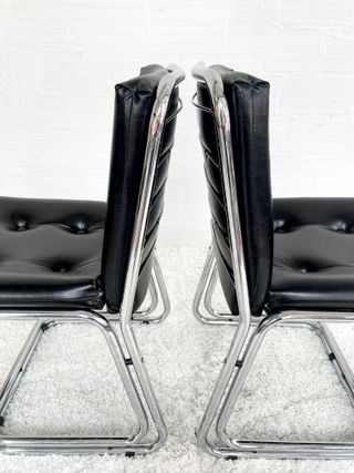 SEDIE MIDCENTURY A DOPPIA STRUTTURA TUBOLARE. ANNI '70