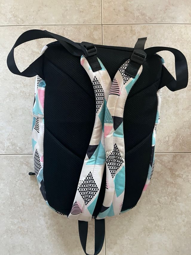Mochila estampada geométrica