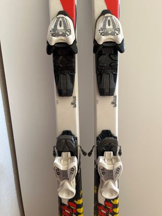 Esquís Nordica + Fijaciones + Palos Salomon