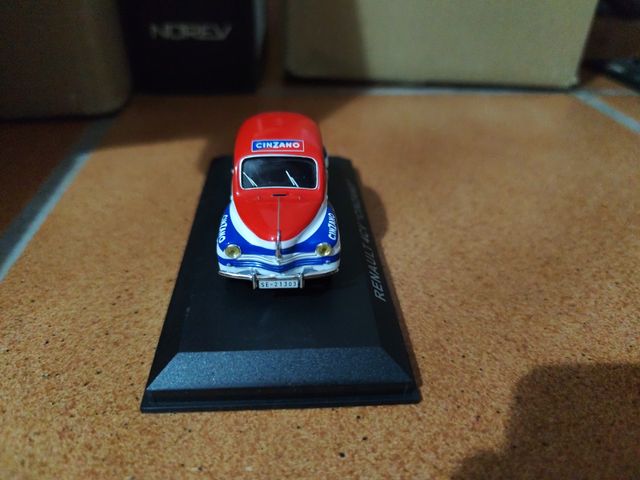 Renault 4CV Cinzano 1/43