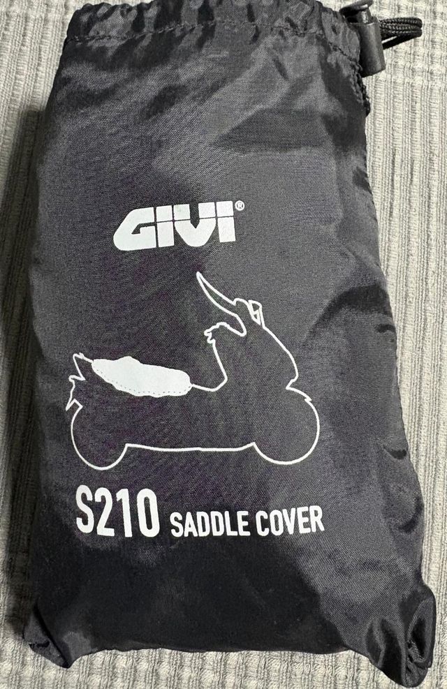 Cubresillín Givi impermeable