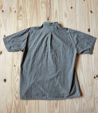 Camisa verde oliva manga corta