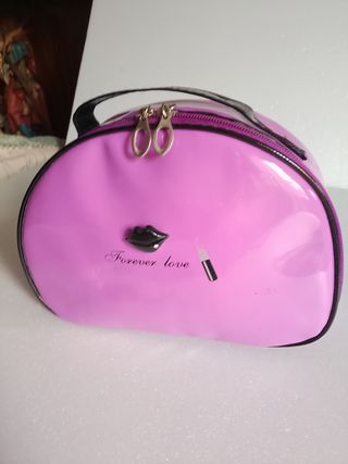Neceser morado fashion.