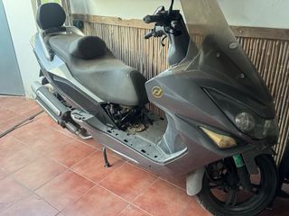 Daelim S3 125cc scooter