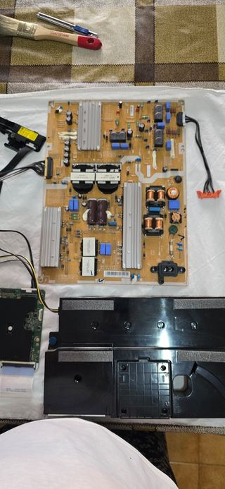 TV Samsung UE55JU7500T: Repuestos