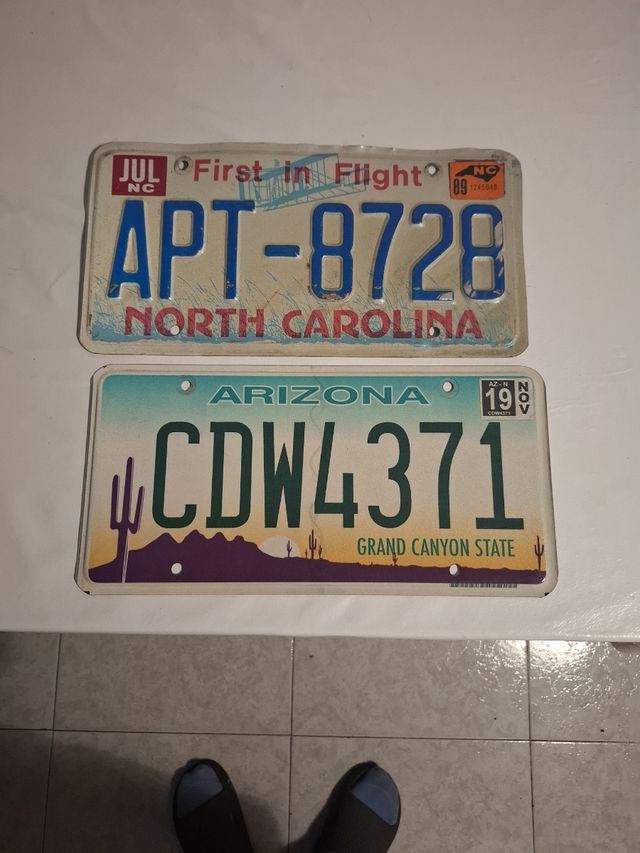 Matrículas USA: NC & Arizona