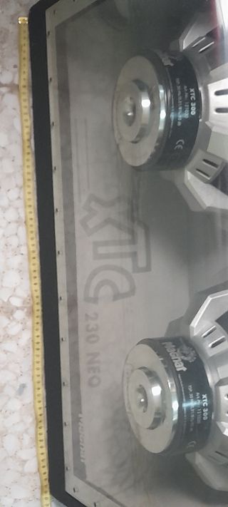 Coches Bajos de la marca Magnat 2 altavoces de 12