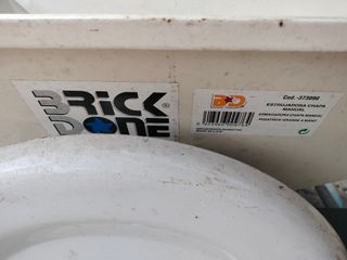 Estrujadora manual Rick Done.