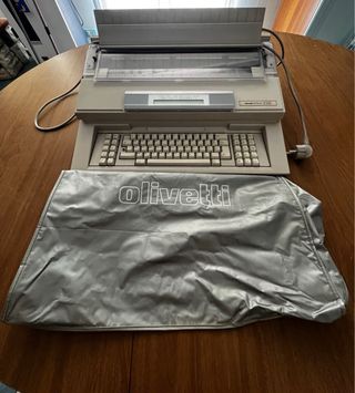 Olivetti ET 2500: Macchina da scrivere