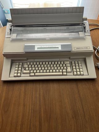 Olivetti ET 2500: Macchina da scrivere