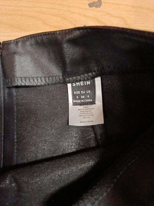 Mini falda negra Shein