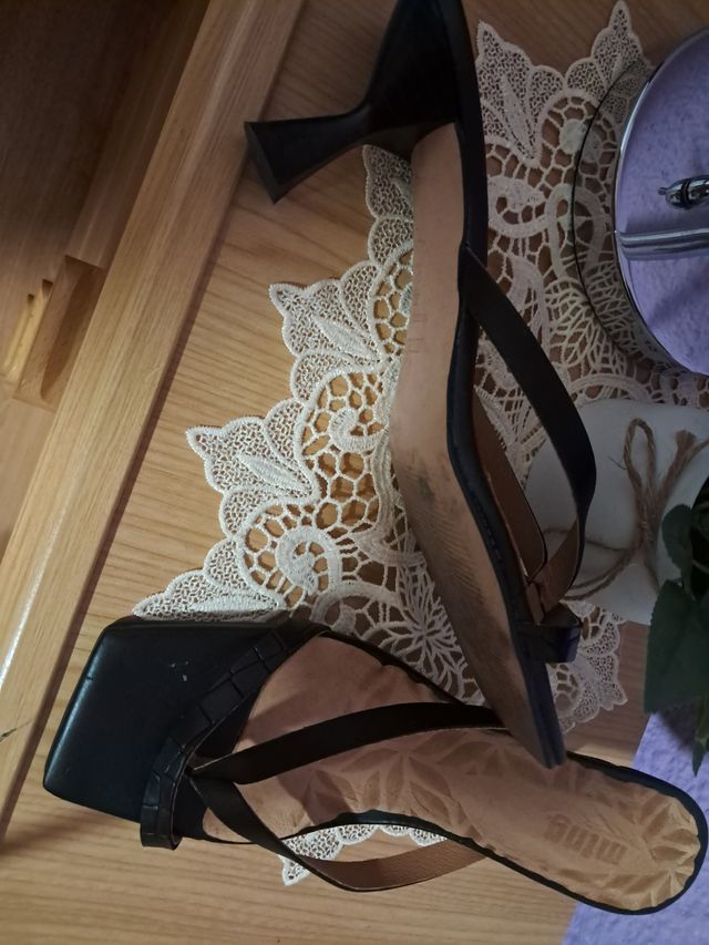 Sandalias Mustang negras