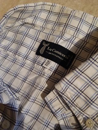 Camicia a quadri blu e bianca