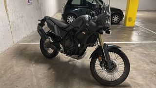 Yamaha Tenere 700 - Moto de aventura 2023 6000km